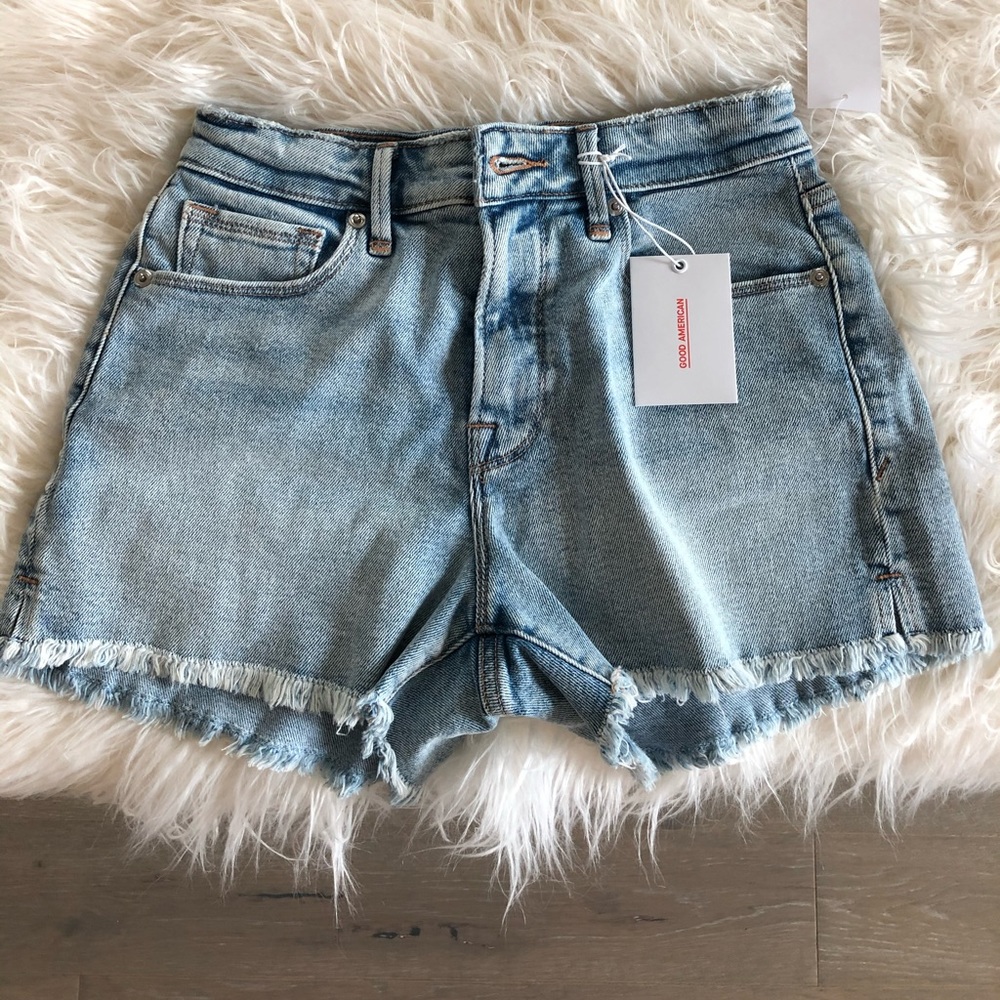 Good American light wash jean shorts with tags!